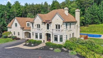 Huoneisto | 11 makuuhuonetta, internet