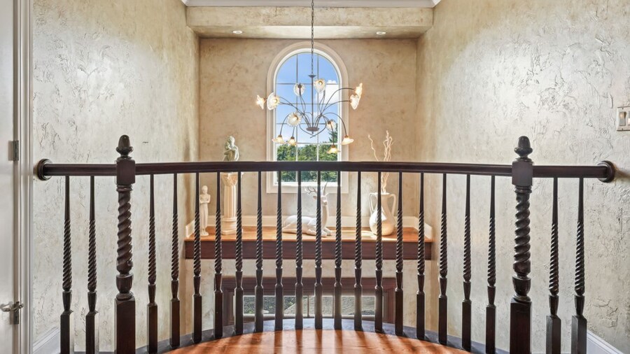 Hidden Retreat 4-homes 134 Acres