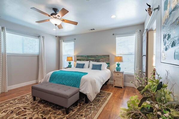 4 bedrooms, iron/ironing board, travel cot, free WiFi