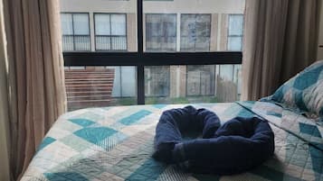 3 bedrooms, iron/ironing board, Internet, bed sheets