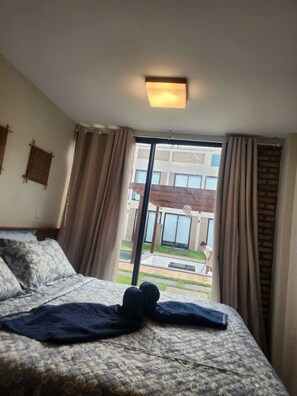 3 bedrooms, iron/ironing board, Internet, bed sheets