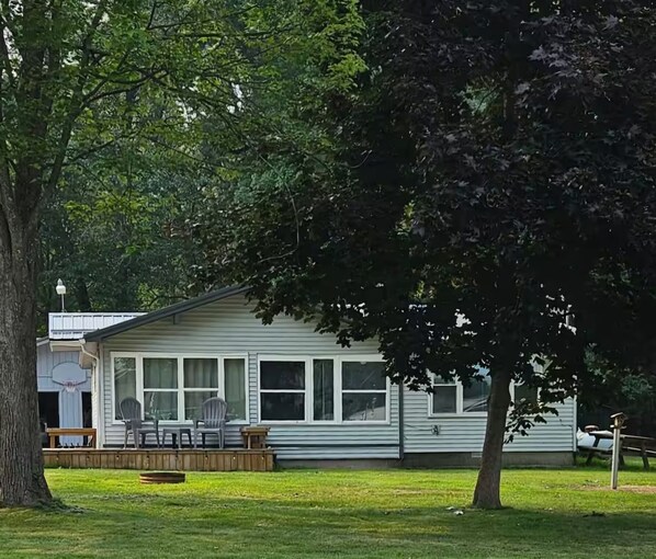 Exterior - The Blue Heron Cabin (Harrison)