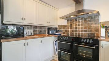 Dishwasher, cookware/dishes/utensils