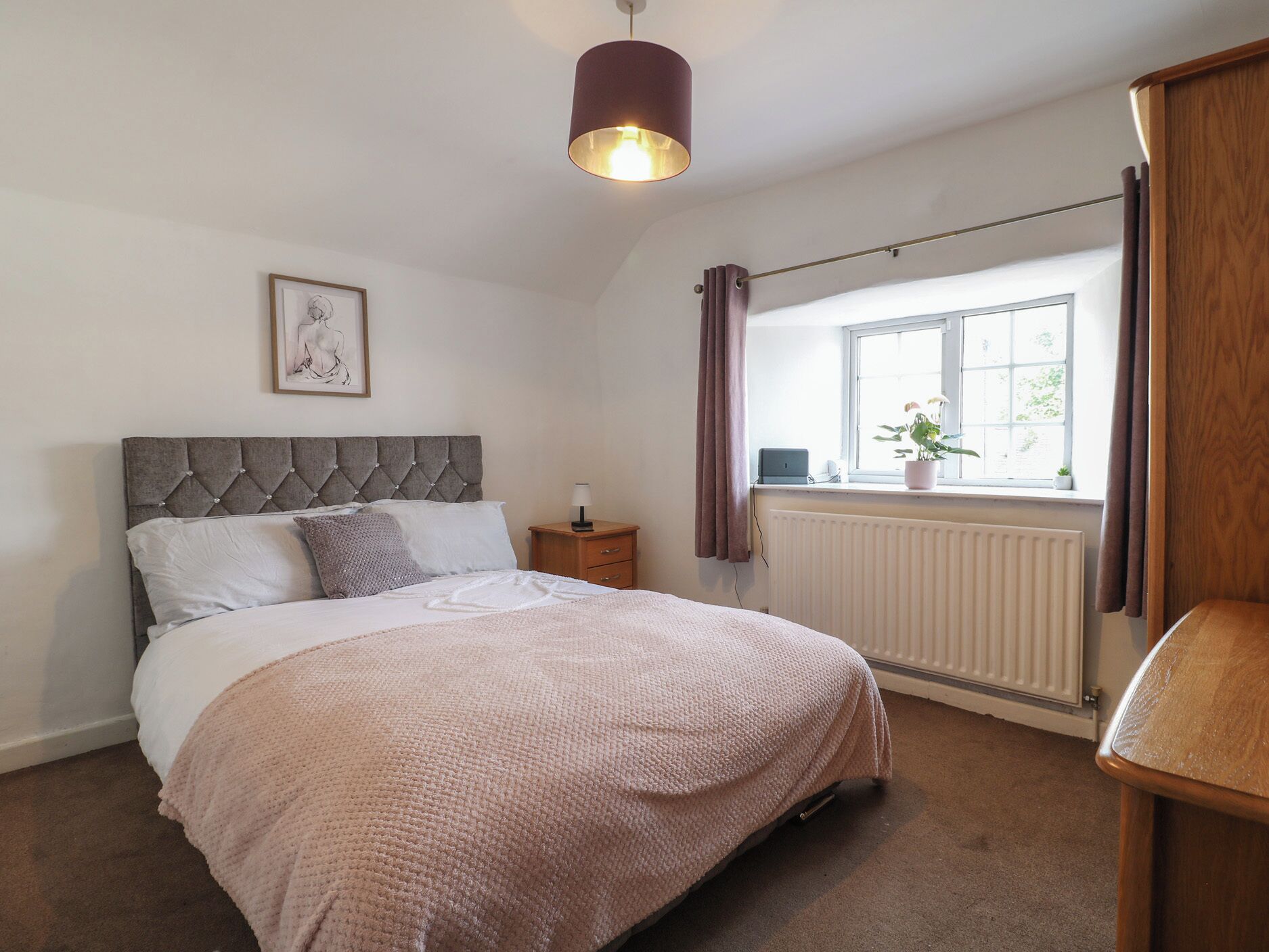 4 bedrooms, individually decorated, individually furnished, free WiFi