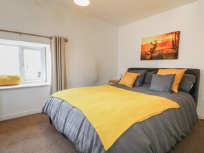 4 bedrooms, individually decorated, individually furnished, free WiFi