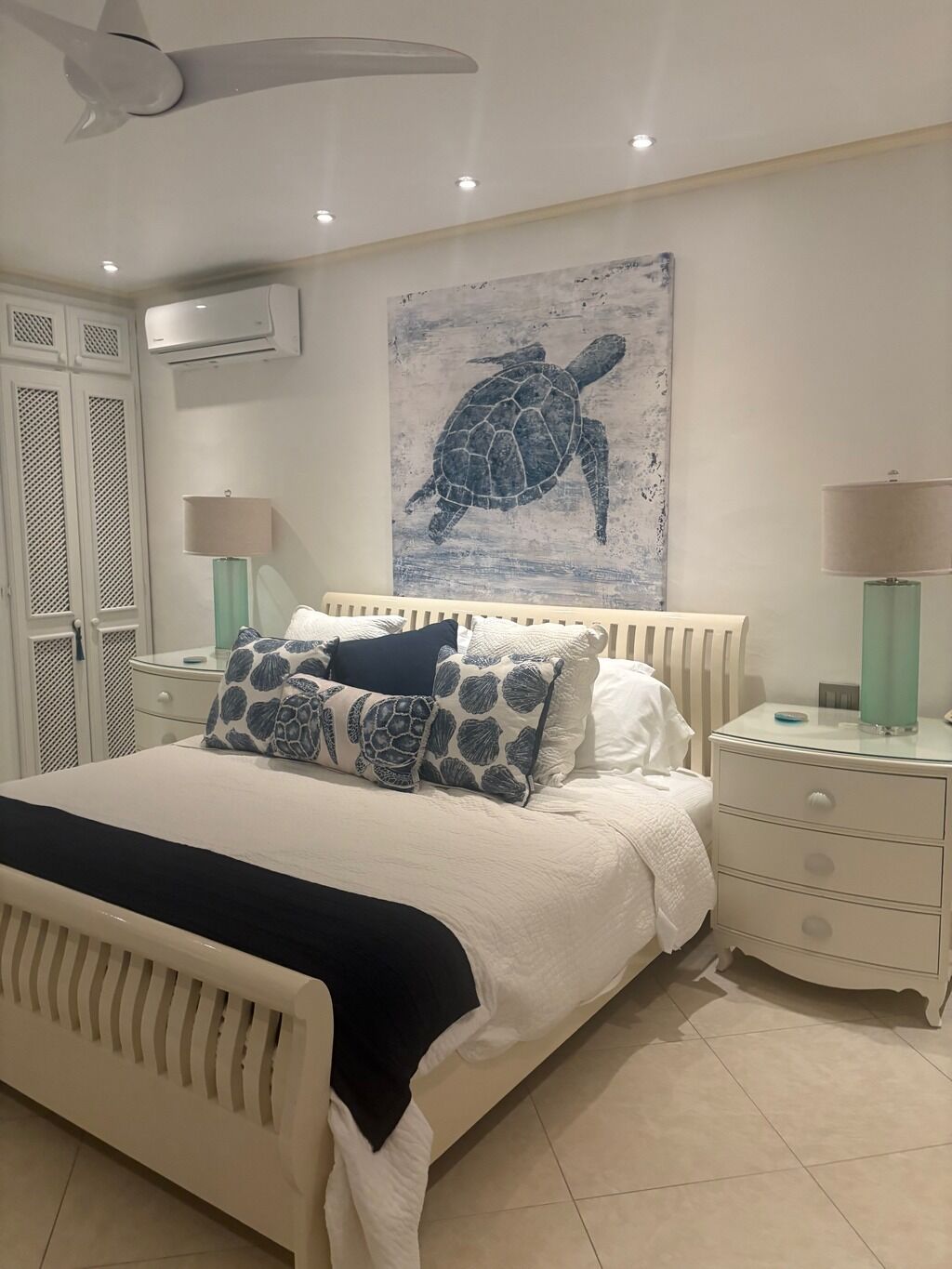 3 bedrooms, in-room safe, iron/ironing board, free WiFi