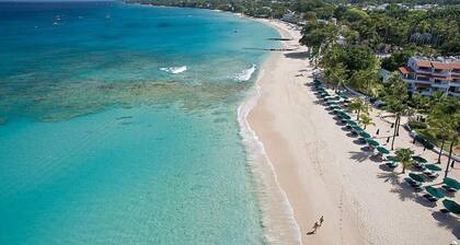 Beautifully appointed very spacious 3 bedroom apartment just metres from beach