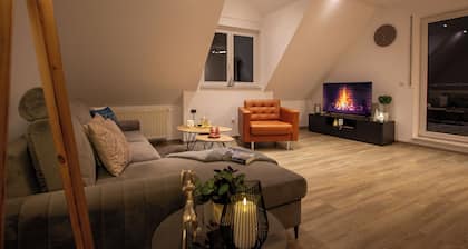 Zentrale, stilvolle und moderne FeWo im Grünen, mit Balkon und Boxspringbetten
