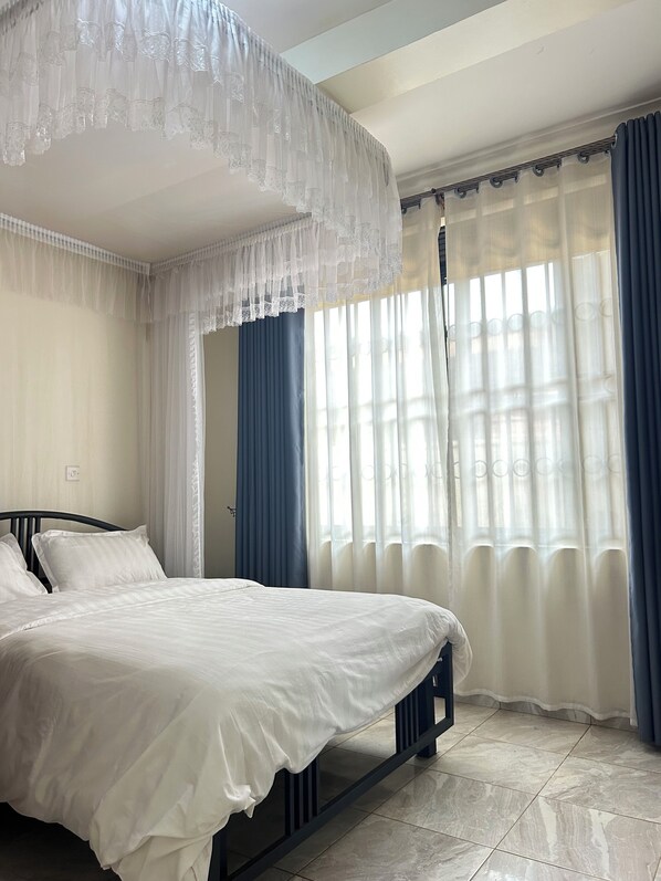2 bedrooms, iron/ironing board, WiFi, bed sheets