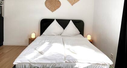 Furnished studio apartment with balcony in the Hanover-Mittelfeld district