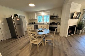 Fridge, microwave, oven, stovetop - Private Monkey Junction Getaway - 10 Mins to Carolina Beach! (Wilmington)
