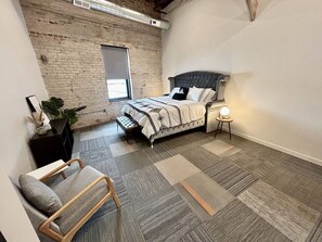 2 bedrooms, desk, iron/ironing board, WiFi