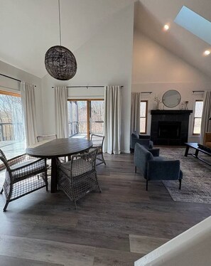 Dining - Modern Home in Galena Territory (Galena)