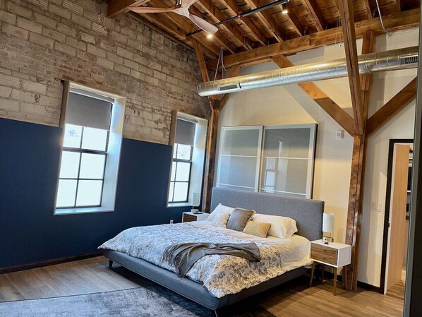 3 bedrooms, desk, iron/ironing board, travel cot