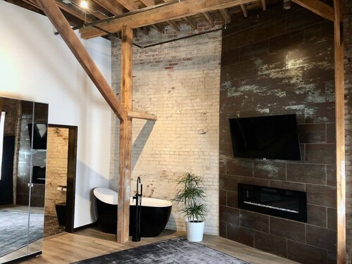 Spacious + modern loft with 3 bedrooms & game room