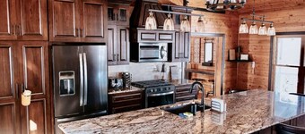 Mirror Lake - Rare private lake!