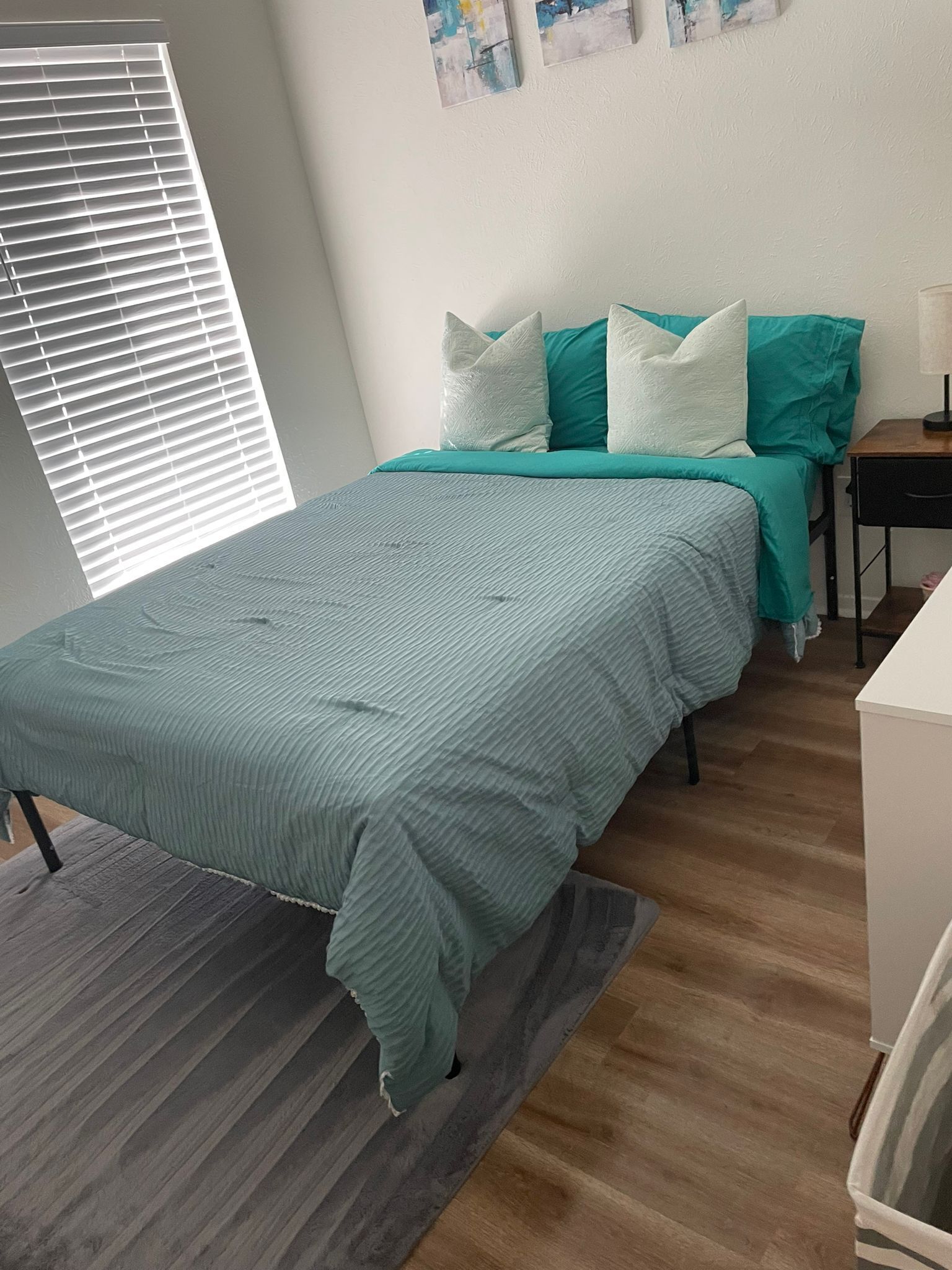 2 makuuhuonetta, Wi-Fi, vuodevaatteet