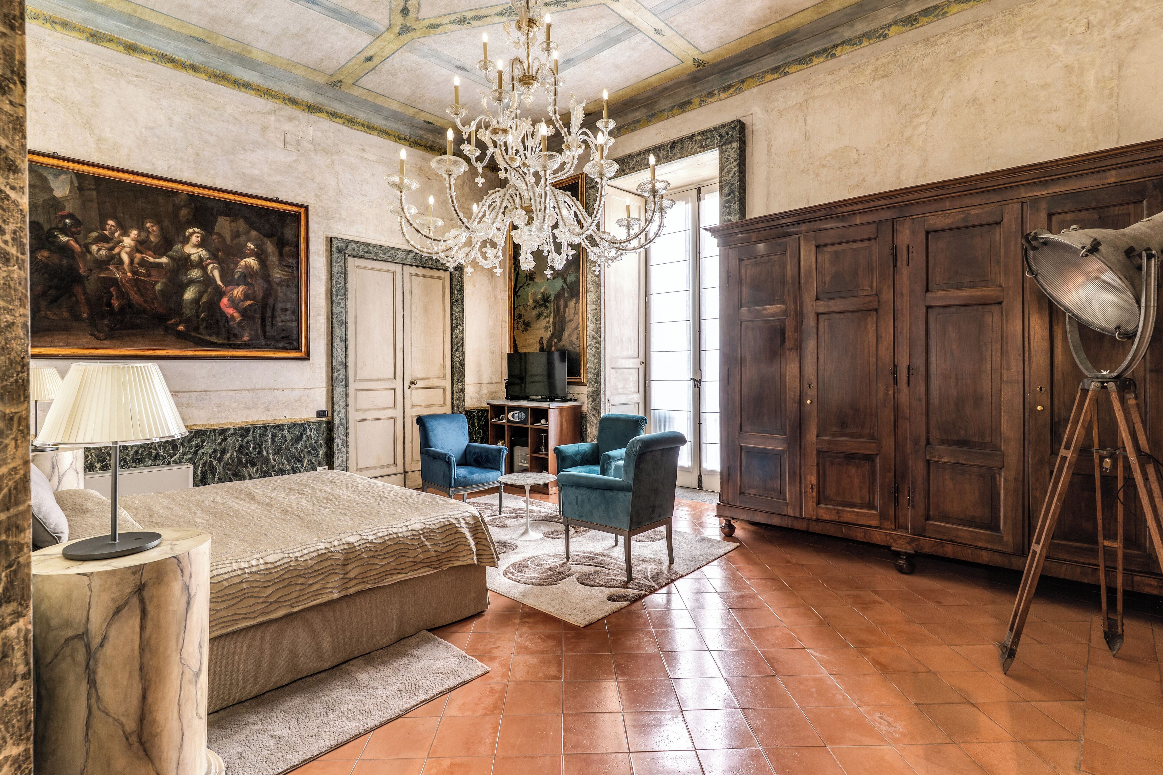 디럭스 더블룸, 킹사이즈침대 1개 | 미니바, 각각 다르게 가구 비치, 책상, 무료 WiFi