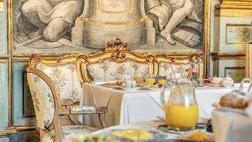 Colazione a buffet inclusa, servita tutte le mattine