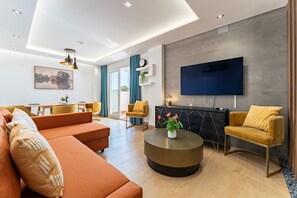 TV