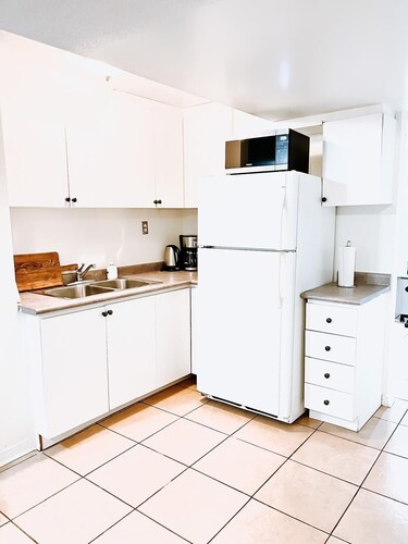 Cozy 2 Bedroom Retreat in Heartland