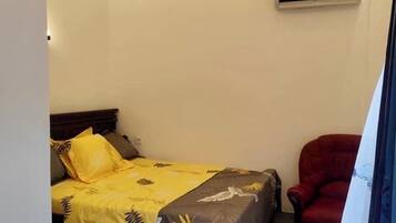 1 chambre, fer et planche à repasser, Wi-Fi, draps fournis