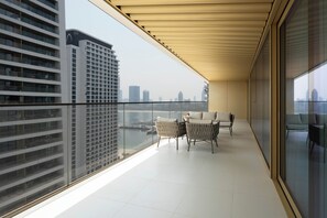 Deluxe Apartment, Balcony, Sea View | Balcony - KeyRock - Palm View Luxury Stay in GB (Dubai)