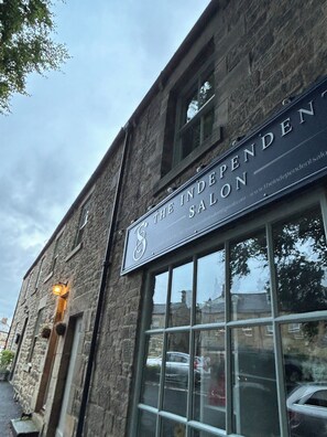 تفاصيل الفندق من الخارج