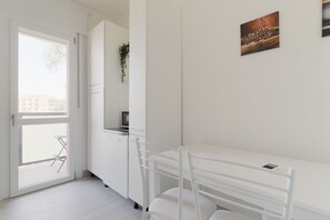 Interior - GuestHost - Comfortable 40 sqm apartment, accommodating up to two people, located on the fourth floor of a building with an elevator (NOT wheelchair accessible).The property is located just steps from Piazzale Tripoli, in a residential area with all amen (Milan)