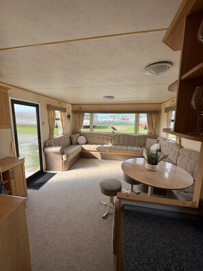 TV, fireplace - Family Caravan short walk to Fantasy Island, Beach and Butlins  (Ingoldmells)