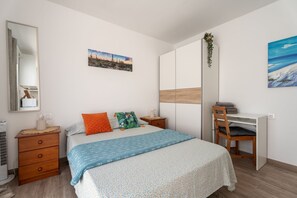 Ferros/tábuas de passar roupa, Wi-Fi, roupa de cama