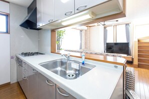 Aile House III ST - 4LDK, Non Smoking (2nd-3rd Floors) | Private kitchen | Fridge, microwave, stovetop, cookware/dishes/utensils