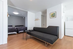 Zimmer, 1 Schlafzimmer, Nichtraucher (Aile House III - 1LDK, Ground Floor) | Wohnbereich
