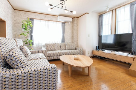 Aile House III ST - 4LDK, Non Smoking (2nd-3rd Floors) | Living area