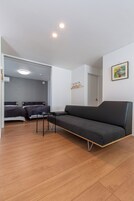 客房, 1 间卧室, 无烟房 (Aile House III - 1LDK, Ground Floor) | 起居区 | 平板电视