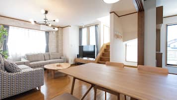 Quarto, 4 quartos, para não fumantes (Aile House III ST, 4LDK, 2-3 Floors) | Área de estar