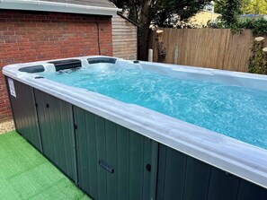 House, 4 Bedrooms, Accessible, Smoking | Outdoor spa tub - Stratford 4 BR Family Mansion With Swim Spa, Gym & BBQ (Henley-in-Arden)