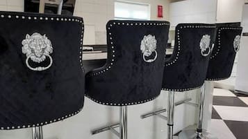 House, 4 Bedrooms, Accessible, Smoking | Dining room