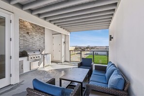 المنطقة المحيطة بالمنشأة