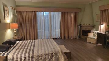 1 slaapkamer, een strijkplank/strijkijzer, beddengoed