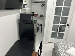 Interior - Delightful Private Room, Near the Airport - Free Parking (Miami)