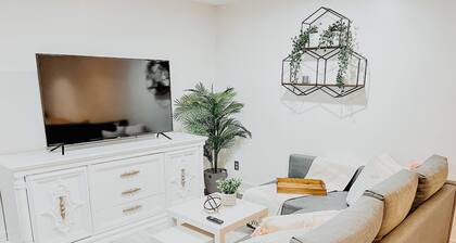 Cozy & Stylish 1 bdrm Apartment