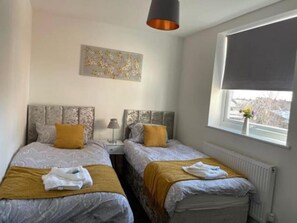 2 Schlafzimmer, Bügeleisen/Bügelbrett, Reisekinderbett, kostenloses WLAN