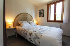 1 bedroom, internet, bed sheets