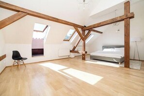 2 habitaciones, acceso a internet y ropa de cama