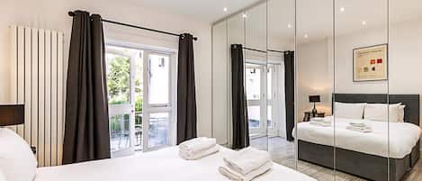 Apartment (Stylish Bayswater Flat with Outdoor S) | 2 bedrooms, free WiFi