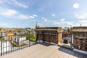 Exterior - Sleek Kensington Flat With City Views (London)