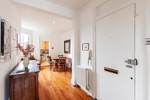 Exterior - 2-bed Charm Near Battersea Park (London)