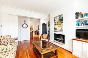 Exterior - 2-bed Charm Near Battersea Park (London)