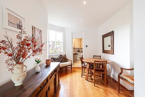 Exterior - 2-bed Charm Near Battersea Park (London)